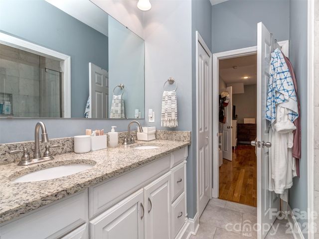 1221 Kennon Street, Charlotte, NC 28205