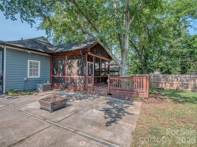 1221 Kennon Street, Charlotte, NC 28205