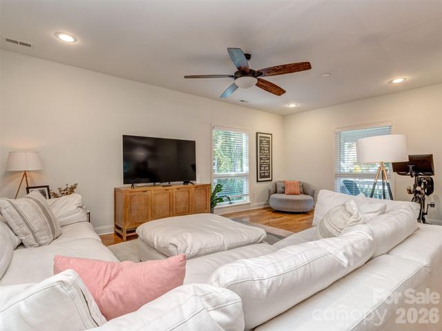 1221 Kennon Street, Charlotte, NC 28205