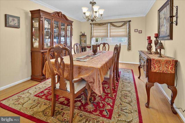 12 VIRGINIA STREET, Kendall Park, NJ 08824