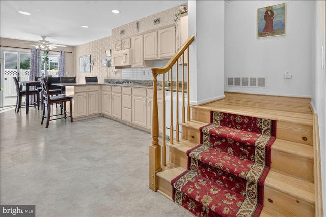 12 VIRGINIA STREET, Kendall Park, NJ 08824