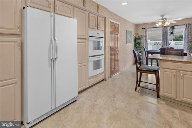 12 VIRGINIA STREET, Kendall Park, NJ 08824