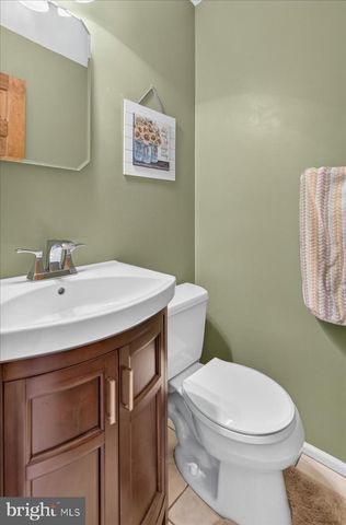 12 VIRGINIA STREET, Kendall Park, NJ 08824