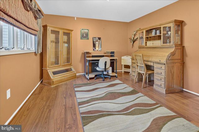 12 VIRGINIA STREET, Kendall Park, NJ 08824