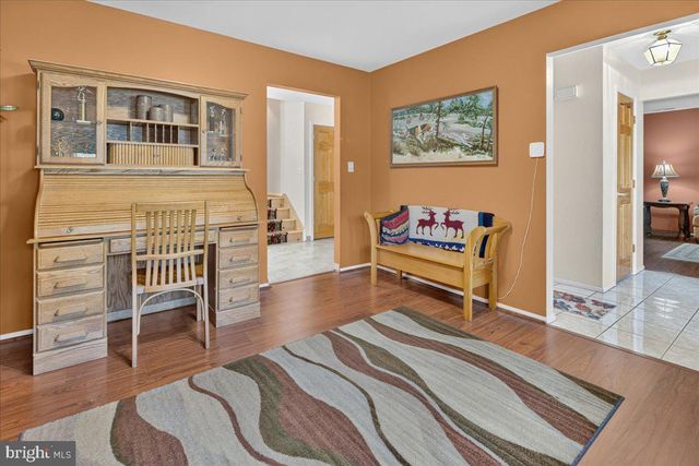 12 VIRGINIA STREET, Kendall Park, NJ 08824