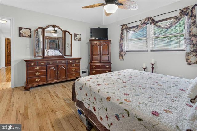 12 VIRGINIA STREET, Kendall Park, NJ 08824