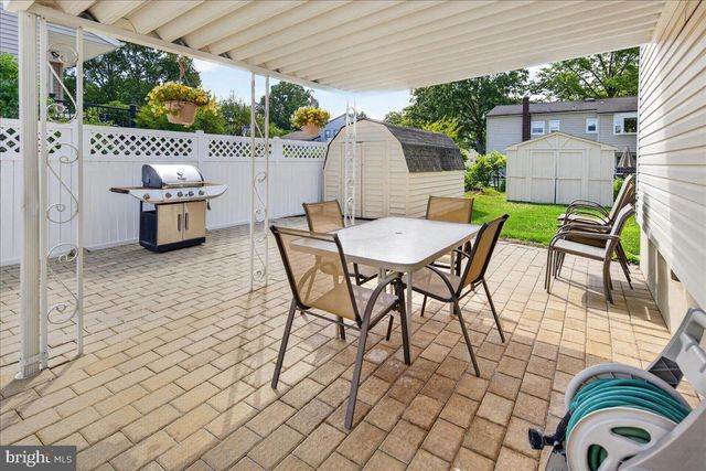 12 VIRGINIA STREET, Kendall Park, NJ 08824