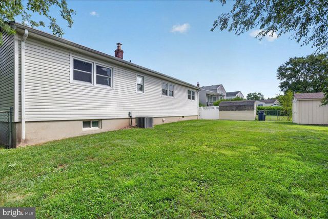 12 VIRGINIA STREET, Kendall Park, NJ 08824