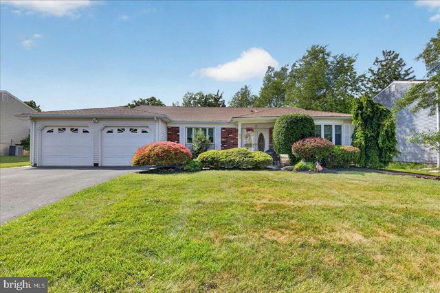 12 VIRGINIA STREET, Kendall Park, NJ 08824