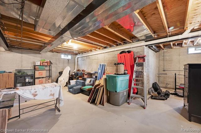 660 Akram, Oxford, MI 48371