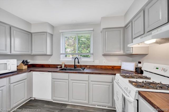 660 Akram, Oxford, MI 48371