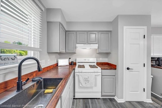 660 Akram, Oxford, MI 48371