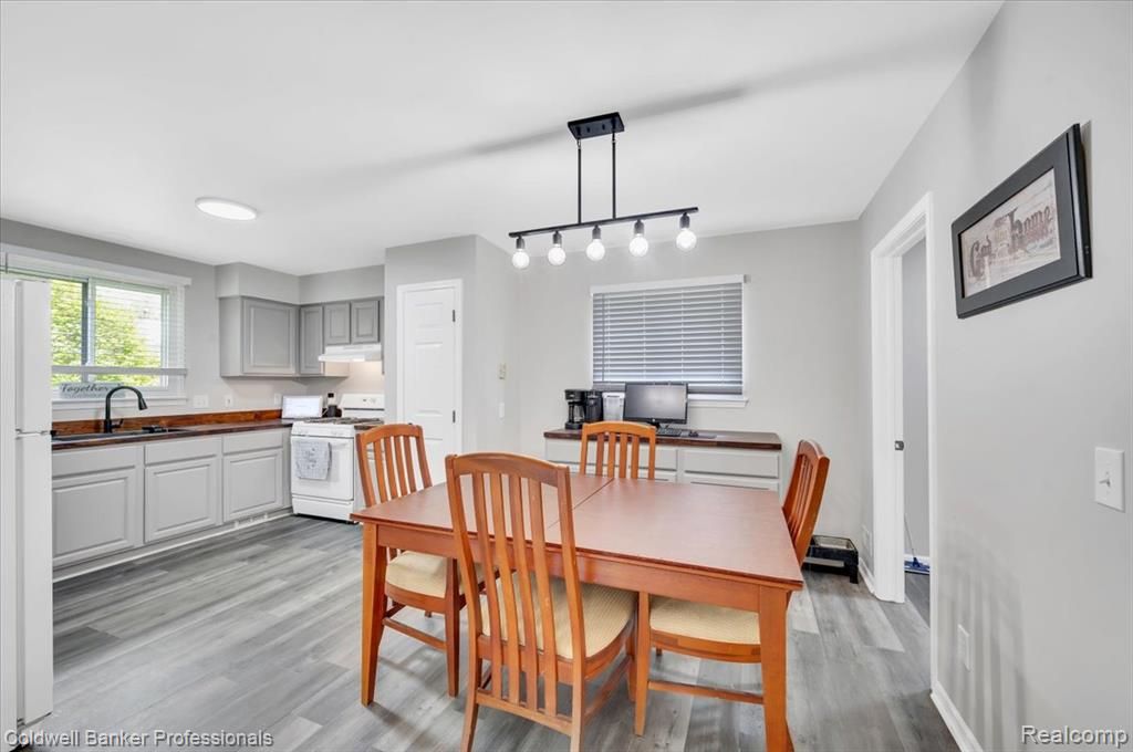 660 Akram, Oxford, MI 48371
