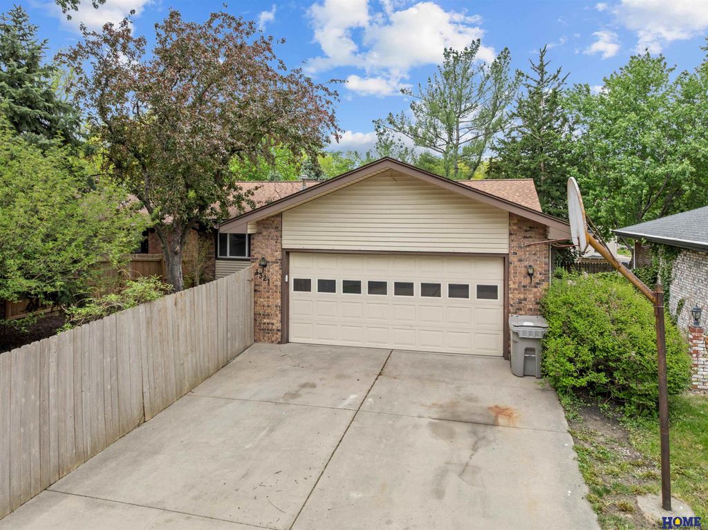3321 N 73rd Street, Lincoln, NE 68507