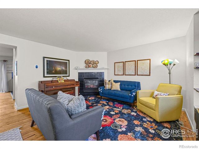 976 Monroe Avenue N, Loveland, CO 80537