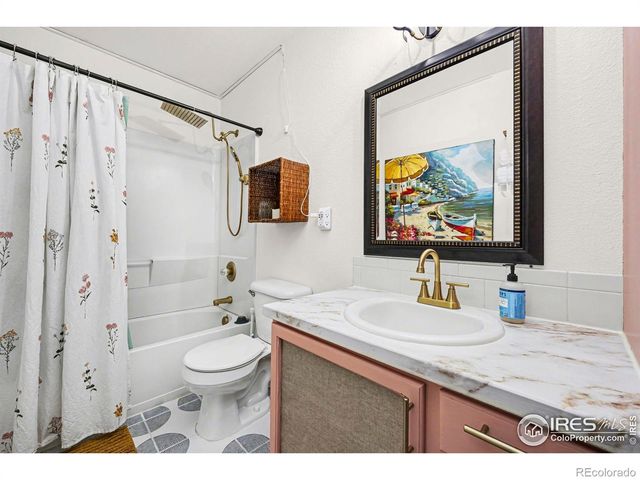 976 Monroe Avenue N, Loveland, CO 80537