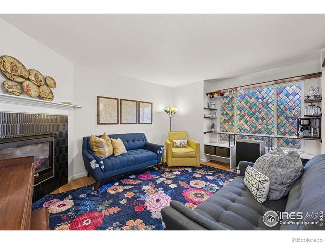 976 Monroe Avenue N, Loveland, CO 80537