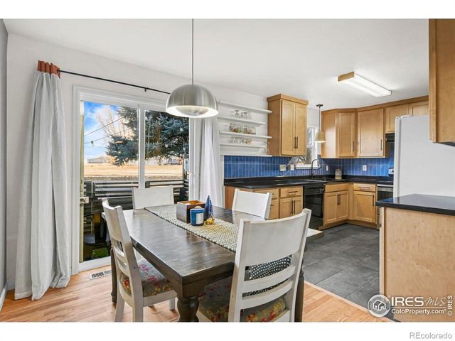 976 Monroe Avenue N, Loveland, CO 80537