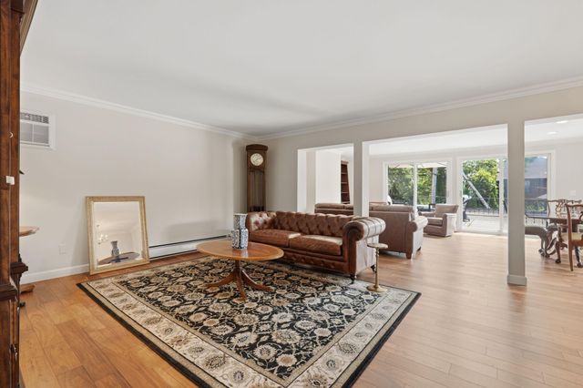 456 Summit Avenue 203, Saint Paul, MN 55102