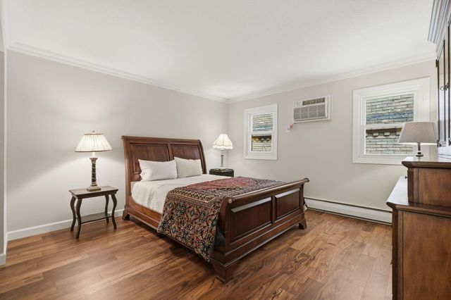 456 Summit Avenue 203, Saint Paul, MN 55102