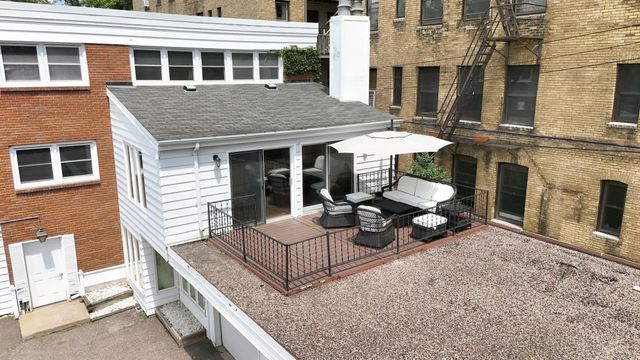 456 Summit Avenue 203, Saint Paul, MN 55102