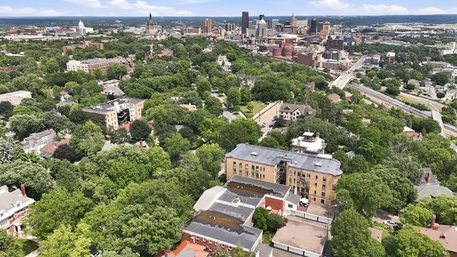 456 Summit Avenue 203, Saint Paul, MN 55102
