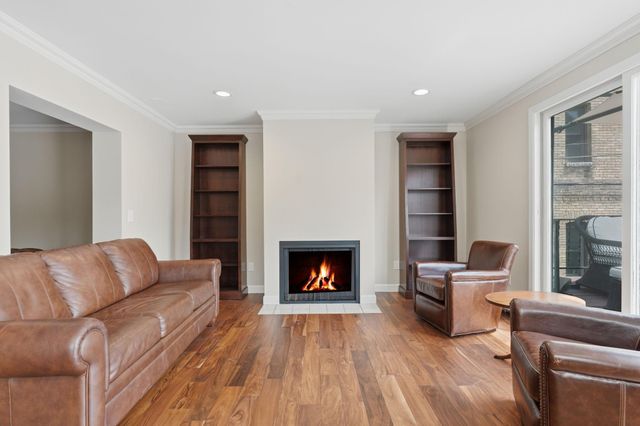 456 Summit Avenue 203, Saint Paul, MN 55102