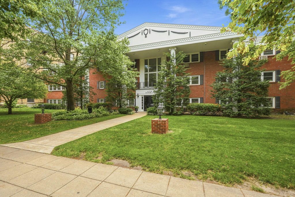 456 Summit Avenue 203, Saint Paul, MN 55102