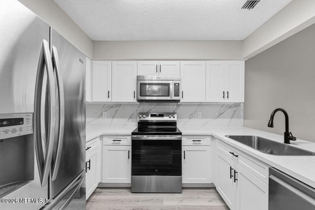 3552 COLONY COVE Trail W, Jacksonville, FL 32277