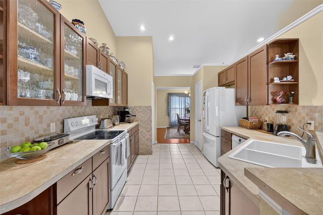 8650 SW 27TH AVENUE, Ocala, FL 34476