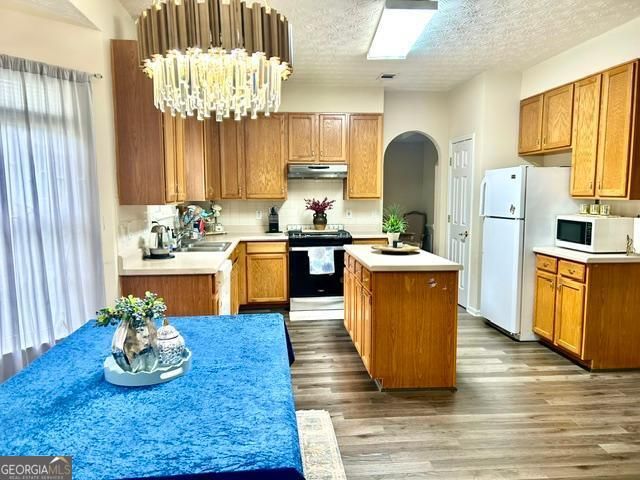 4112 Medlock River Court, Snellville, GA 30039