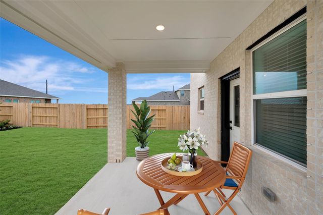 7923 Jade Crest Drive, Angleton, TX 77515