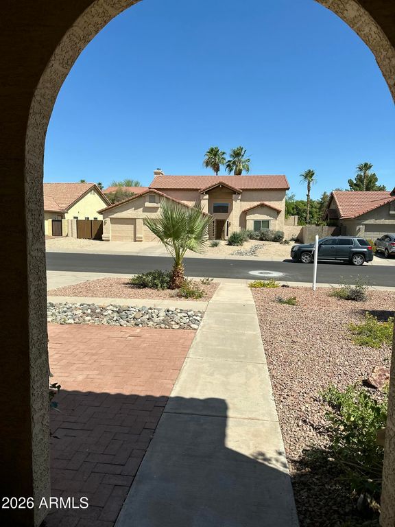 3909 E LAVENDER Lane E, Phoenix, AZ 85044 — photo 3