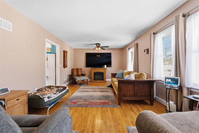 205 W Olive Street, Raymore, MO 64083