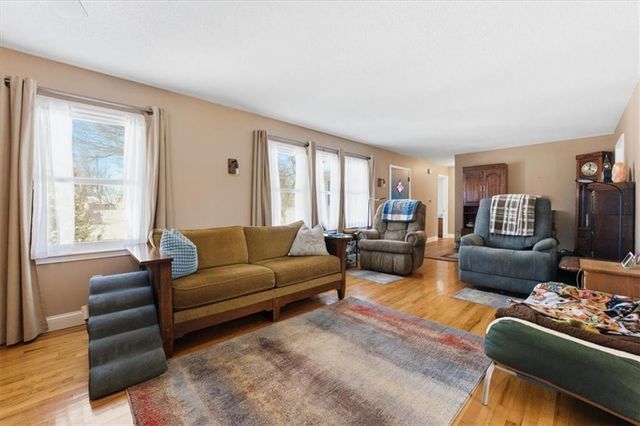 205 W Olive Street, Raymore, MO 64083