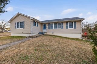 205 W Olive Street, Raymore, MO 64083