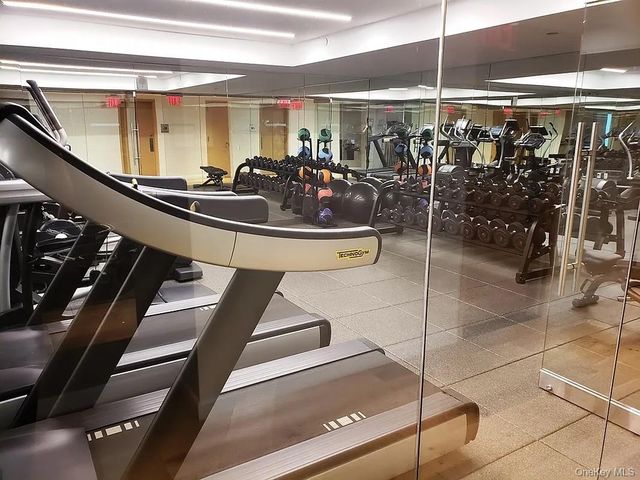 138-35 39th Avenue 13E, Flushing, NY 11354