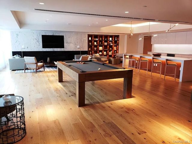 138-35 39th Avenue 13E, Flushing, NY 11354