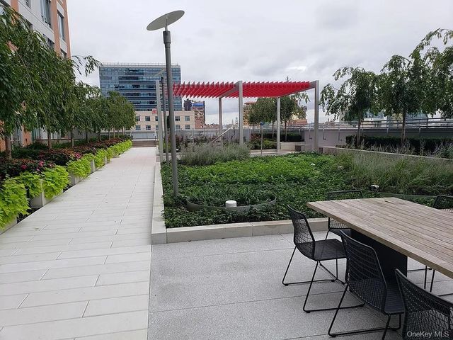 138-35 39th Avenue 13E, Flushing, NY 11354