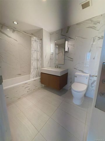 138-35 39th Avenue 13E, Flushing, NY 11354