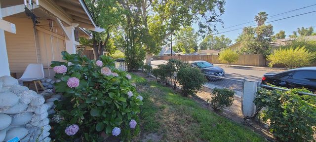 1534 E Home Avenue, Fresno, CA 93728