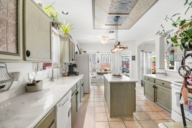 1515 Crescent Woods, San Antonio, TX 78258