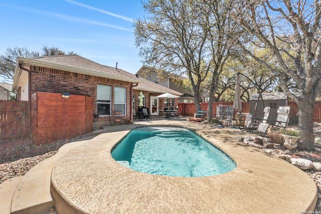 1515 Crescent Woods, San Antonio, TX 78258