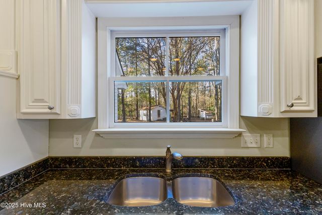 4472 Croomsbridge Road, Burgaw, NC 28425