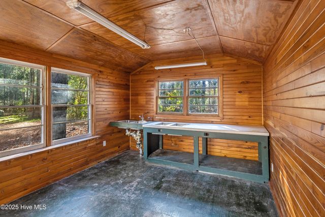 4472 Croomsbridge Road, Burgaw, NC 28425