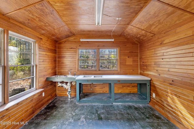 4472 Croomsbridge Road, Burgaw, NC 28425