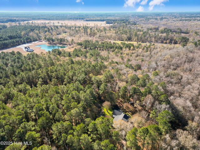 4472 Croomsbridge Road, Burgaw, NC 28425