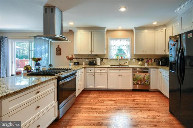 1010 SWEETBRIAR RD, Perkasie, PA 18944