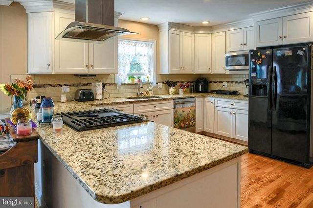 1010 SWEETBRIAR RD, Perkasie, PA 18944