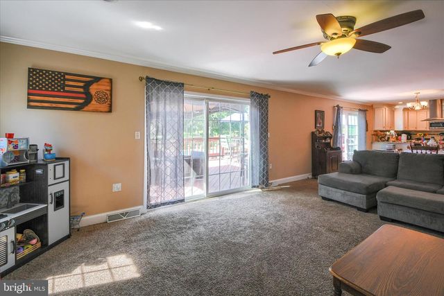 1010 SWEETBRIAR RD, Perkasie, PA 18944